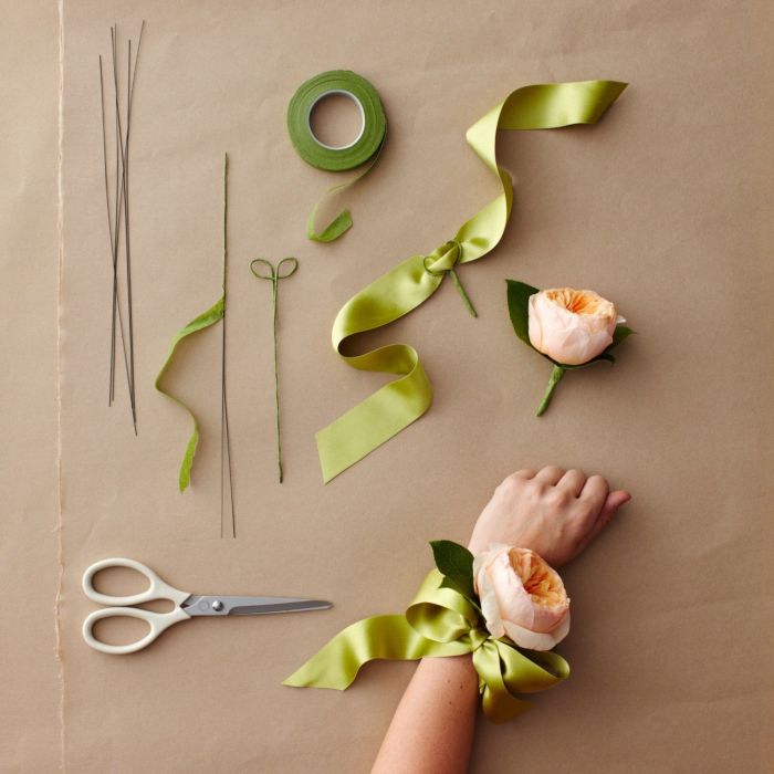 Diy corsage wristlet