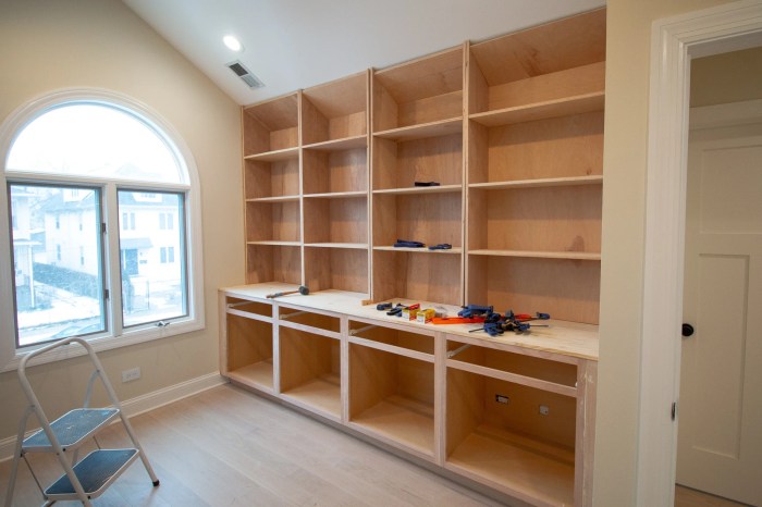 Diy built-in bookshelves